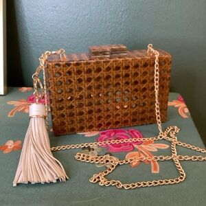 Acrylic Woven Tan Crossbody Bag‎